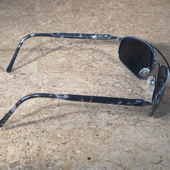 Maui Jim Kahuna MJ162-02 Gunmetal Neutral Grey Polarized Rectangular Sungalsses